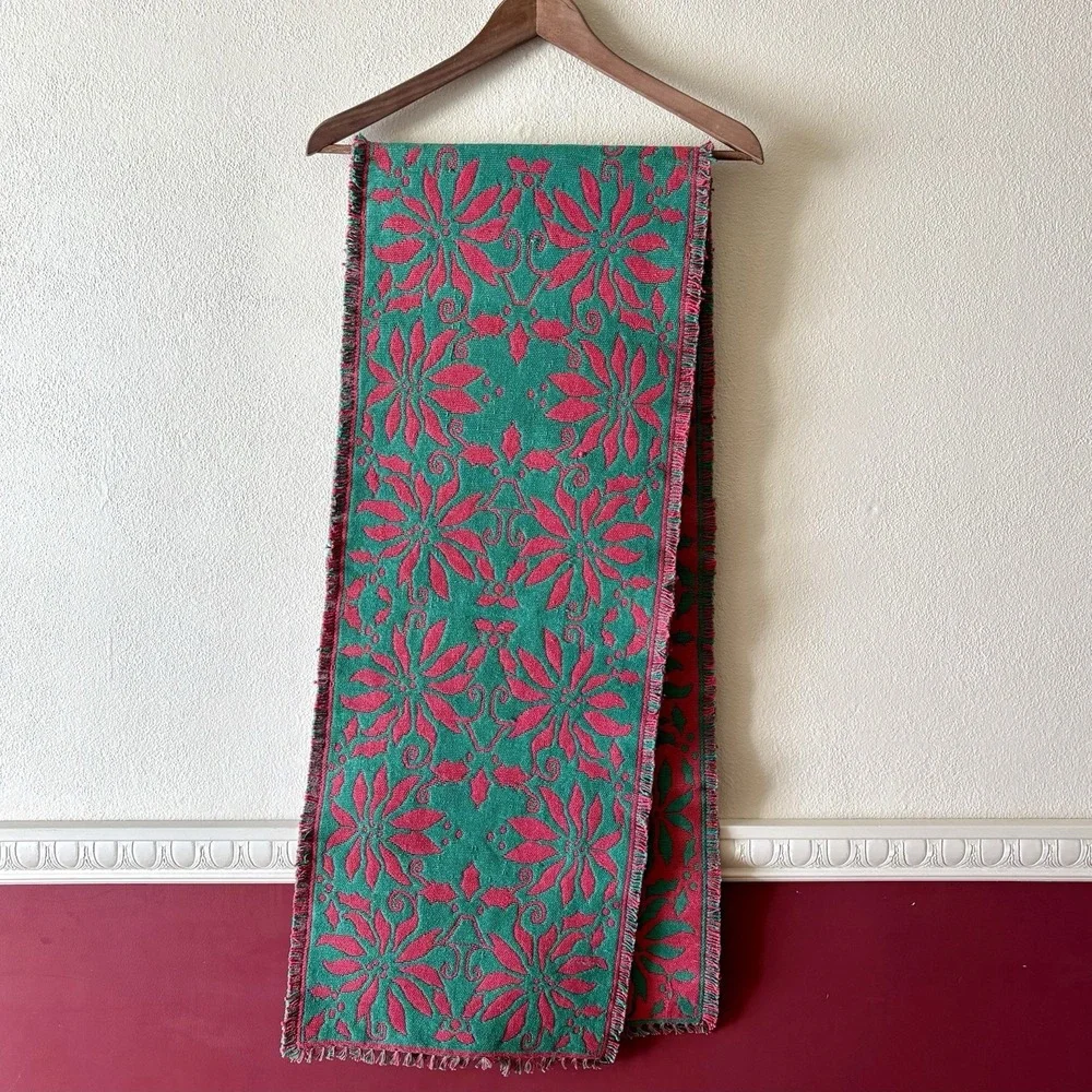 Vintage woven table‎ runner reversible red green Christmas poinsettias
